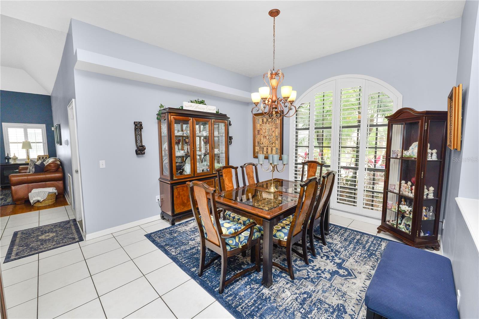 Listing photo id 9 for 935 Balsamina Drive