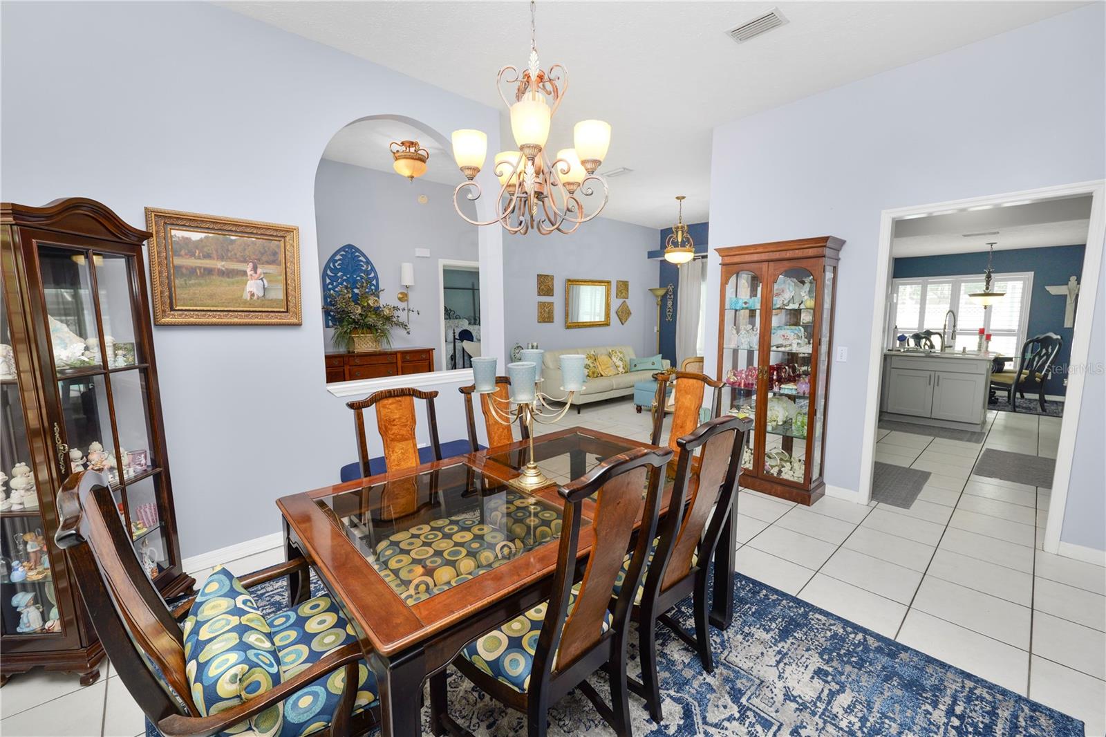 Listing photo id 11 for 935 Balsamina Drive