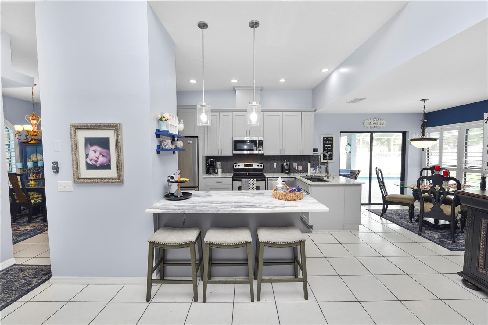 Listing photo id 12 for 935 Balsamina Drive