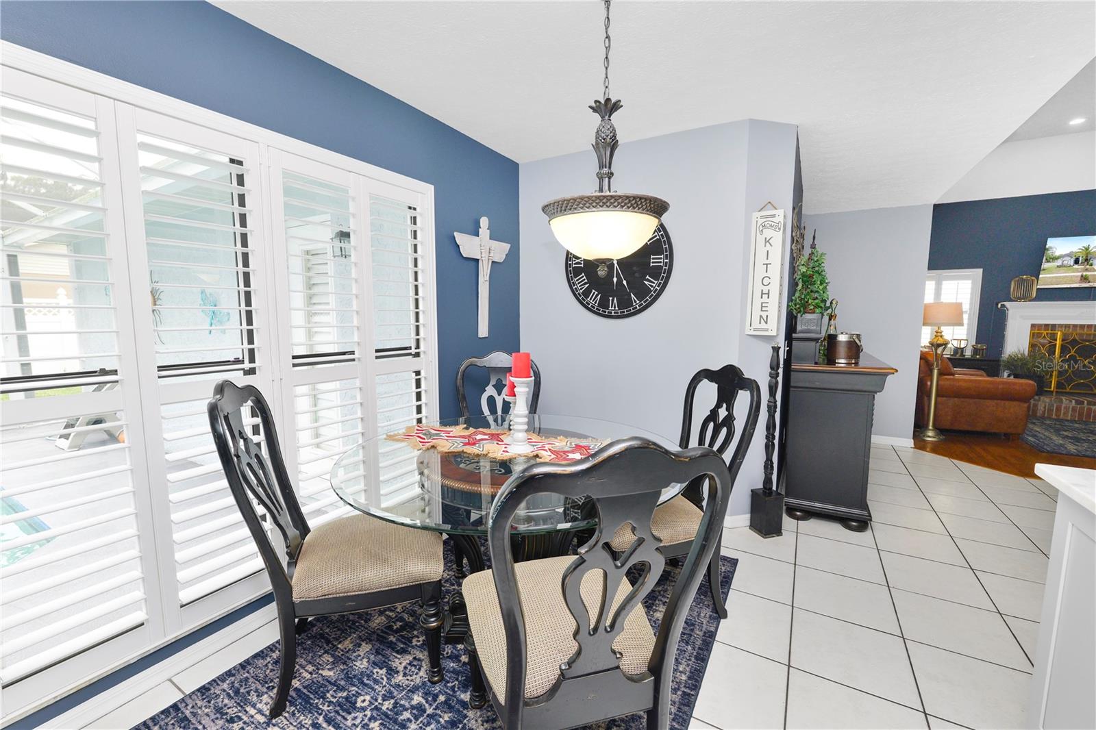 Listing photo id 20 for 935 Balsamina Drive