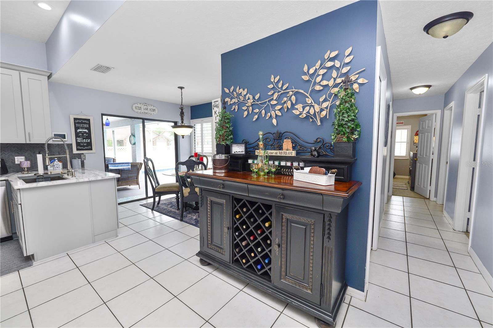 Listing photo id 22 for 935 Balsamina Drive