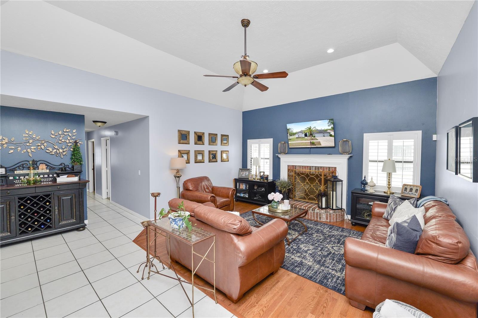 Listing photo id 23 for 935 Balsamina Drive