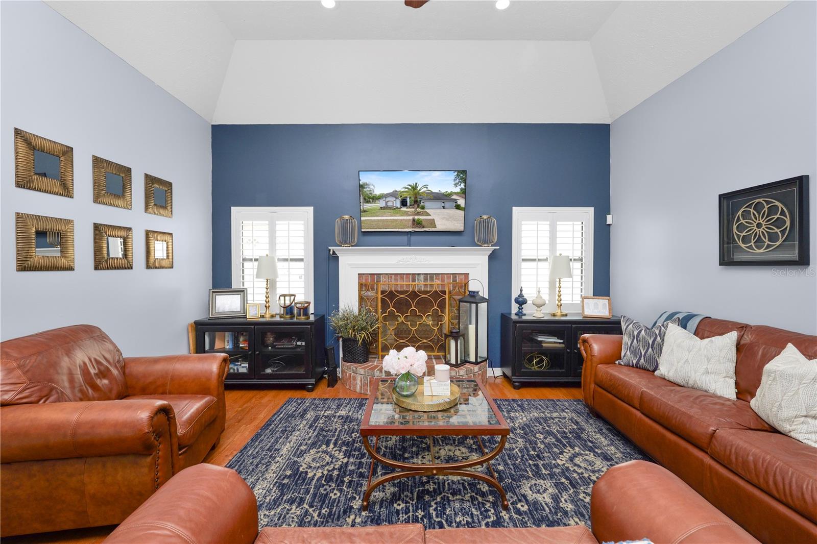 Listing photo id 24 for 935 Balsamina Drive