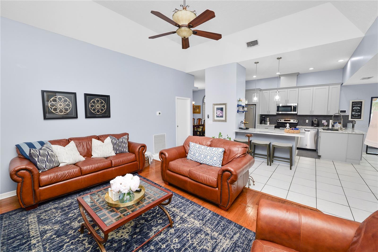 Listing photo id 26 for 935 Balsamina Drive