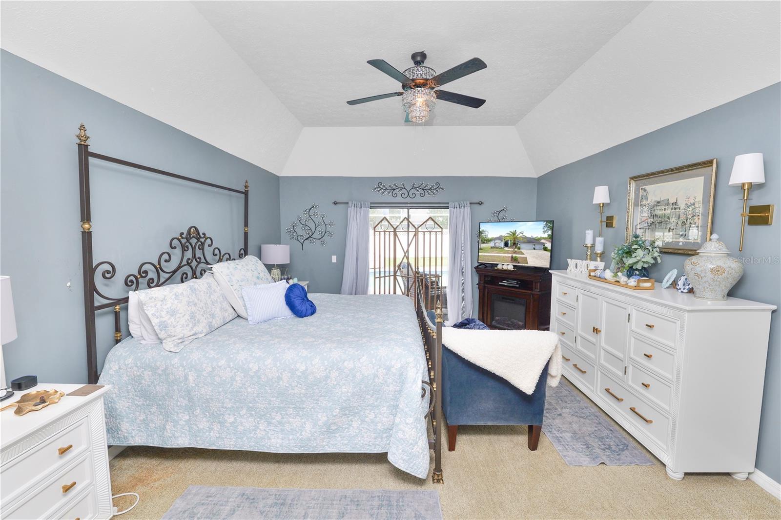 Listing photo id 29 for 935 Balsamina Drive