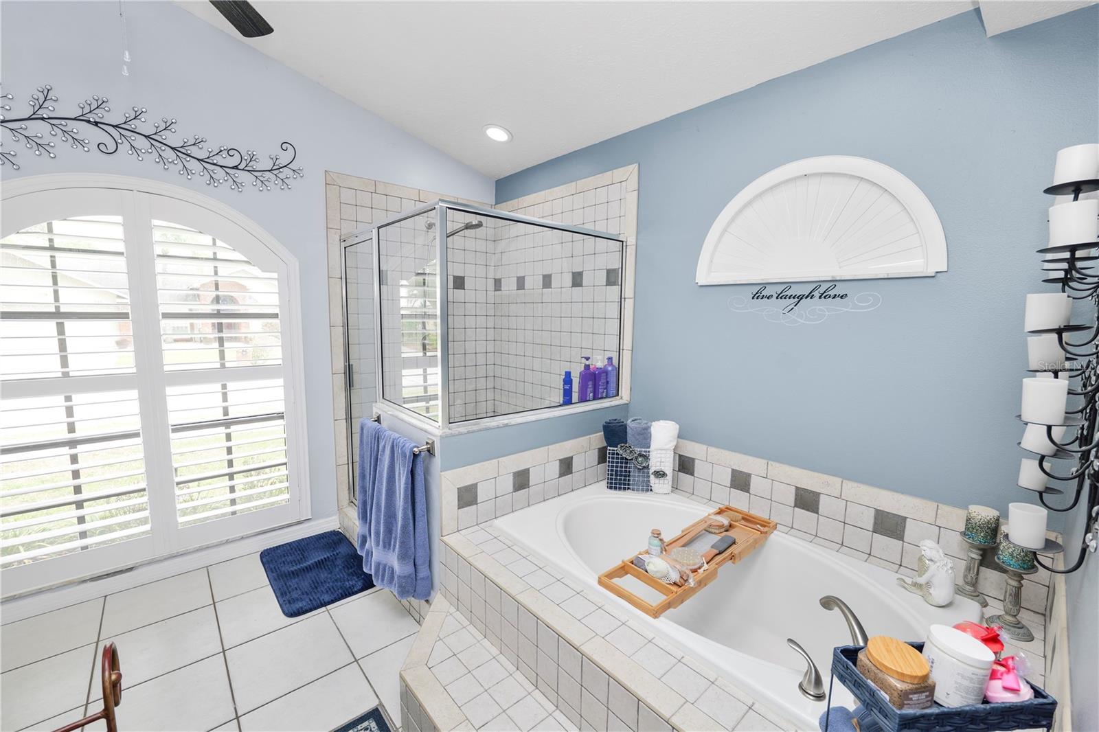 Listing photo id 32 for 935 Balsamina Drive