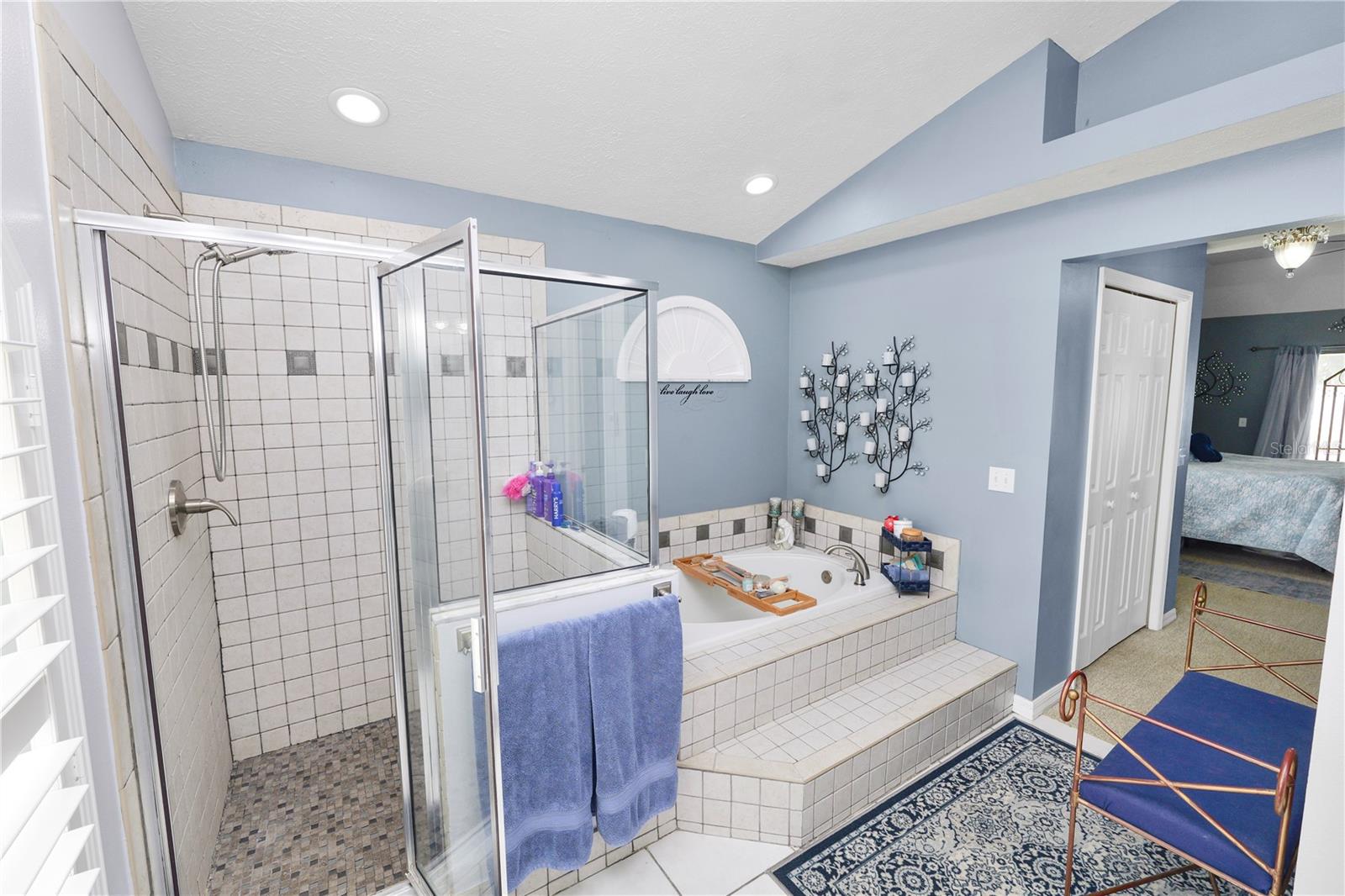 Listing photo id 34 for 935 Balsamina Drive