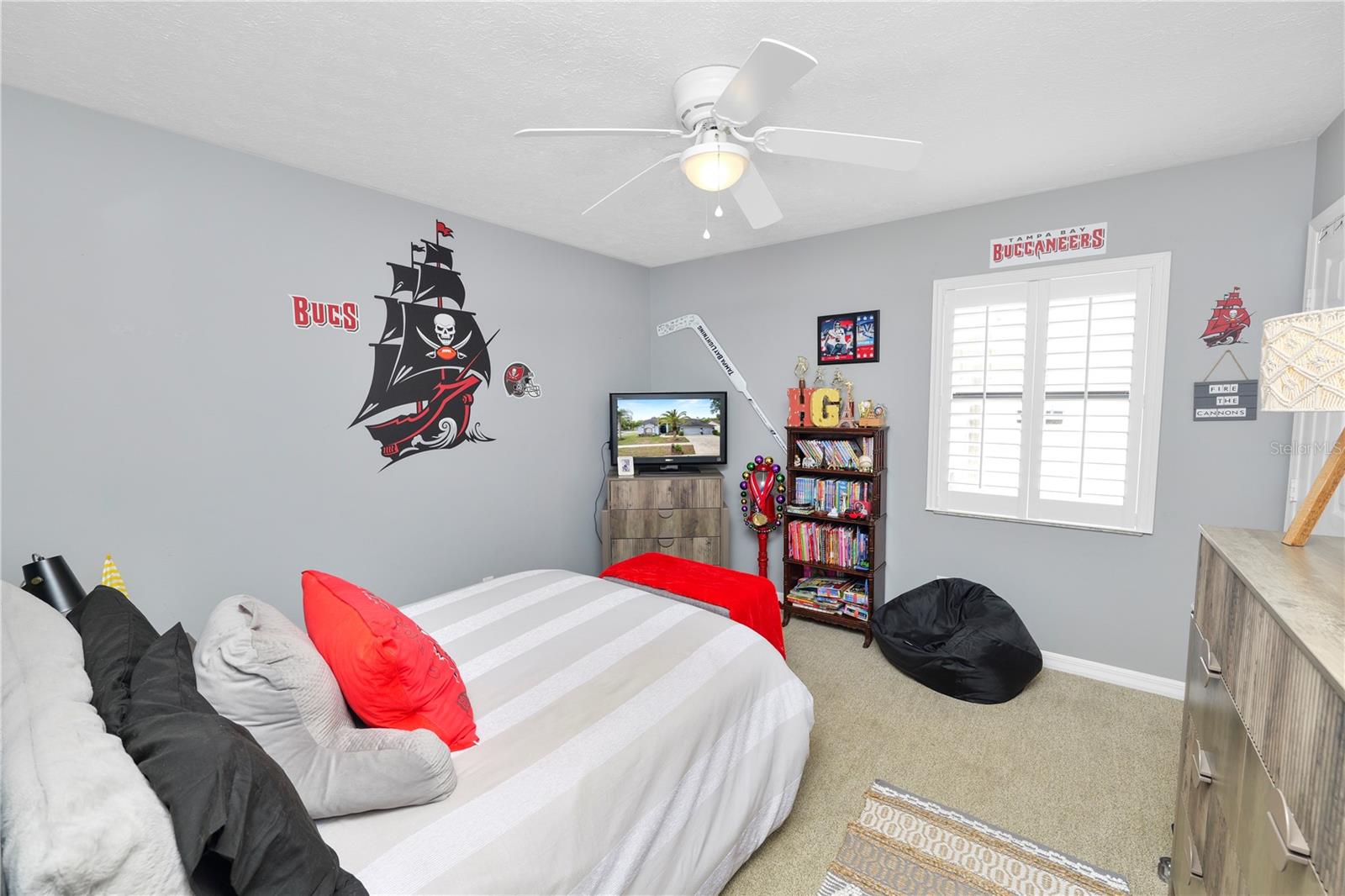 Listing photo id 36 for 935 Balsamina Drive