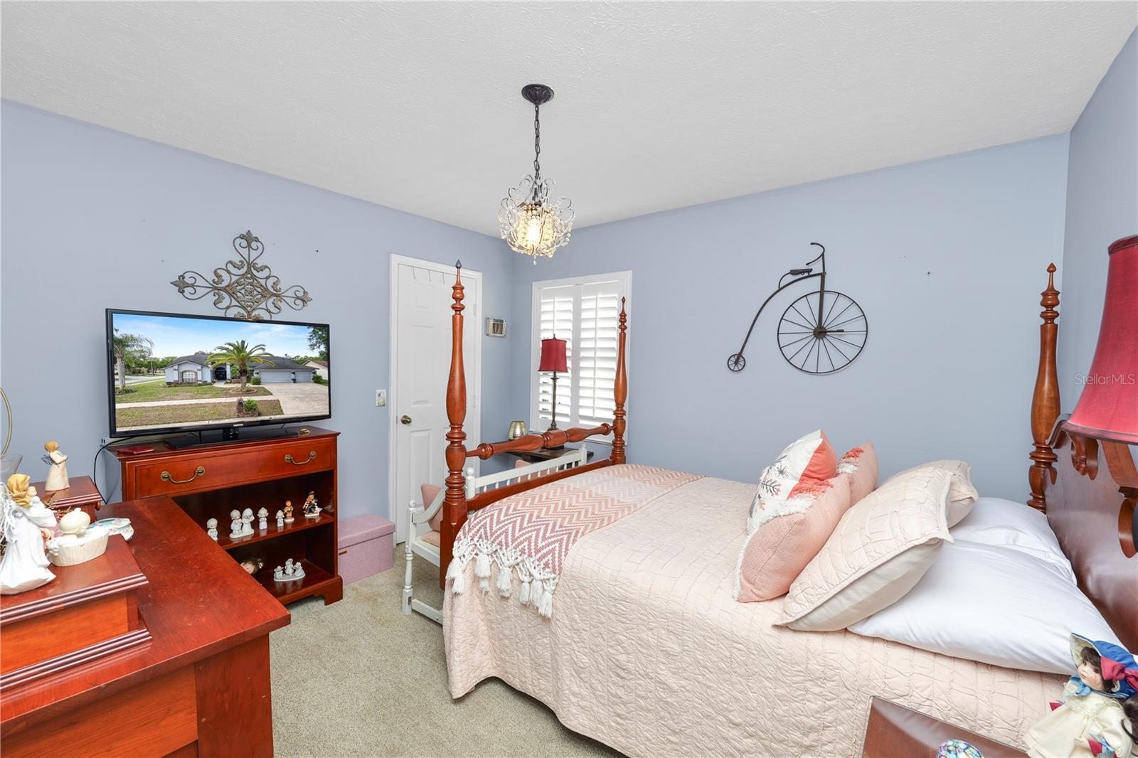 Listing photo id 38 for 935 Balsamina Drive