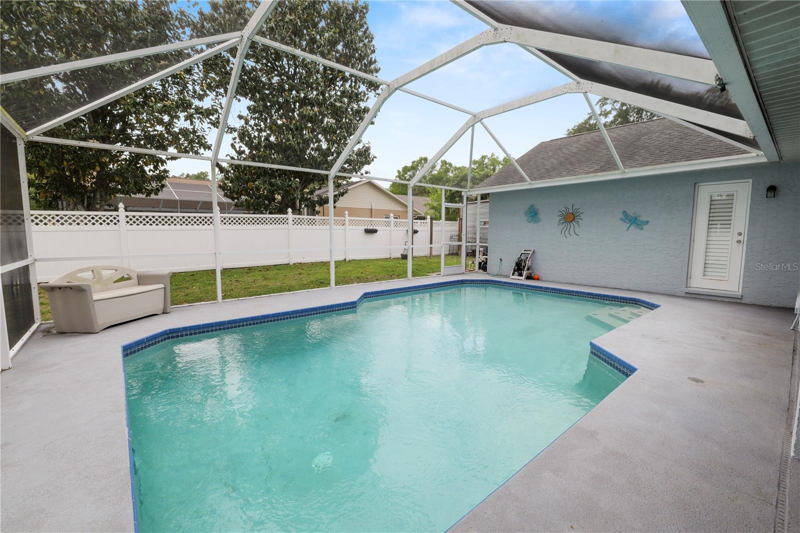 Listing photo id 49 for 935 Balsamina Drive