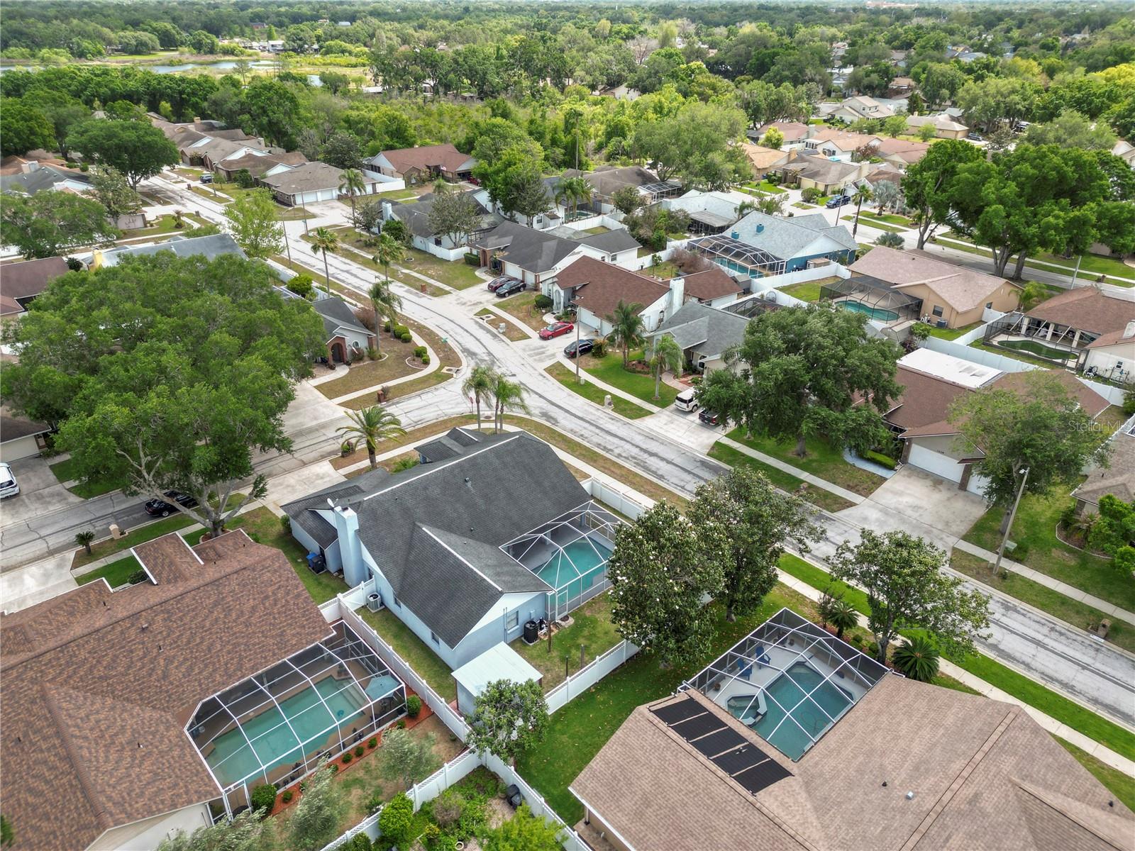 Listing photo id 57 for 935 Balsamina Drive