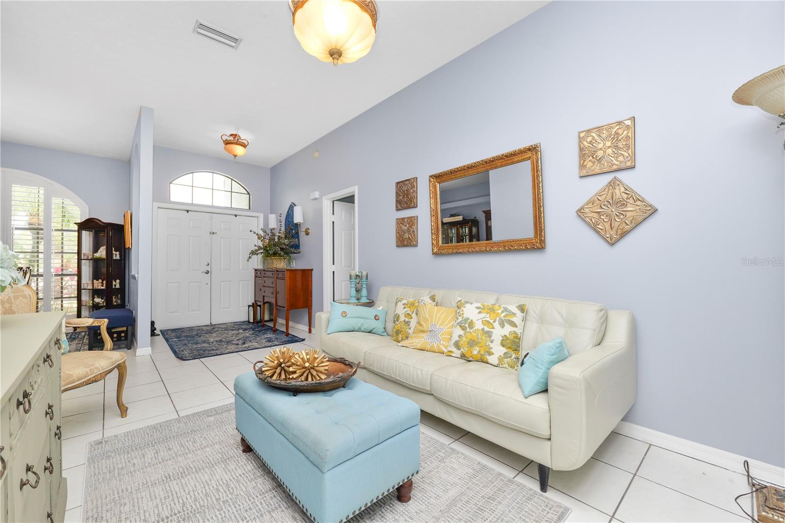 Listing photo id 4 for 935 Balsamina Drive