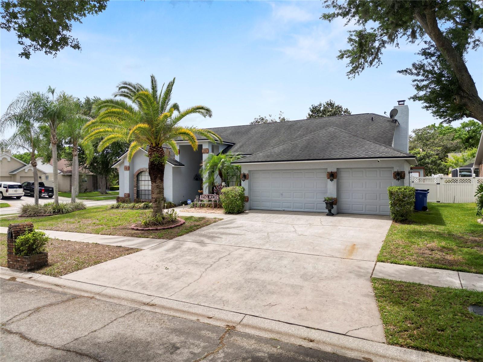 Listing photo id 61 for 935 Balsamina Drive