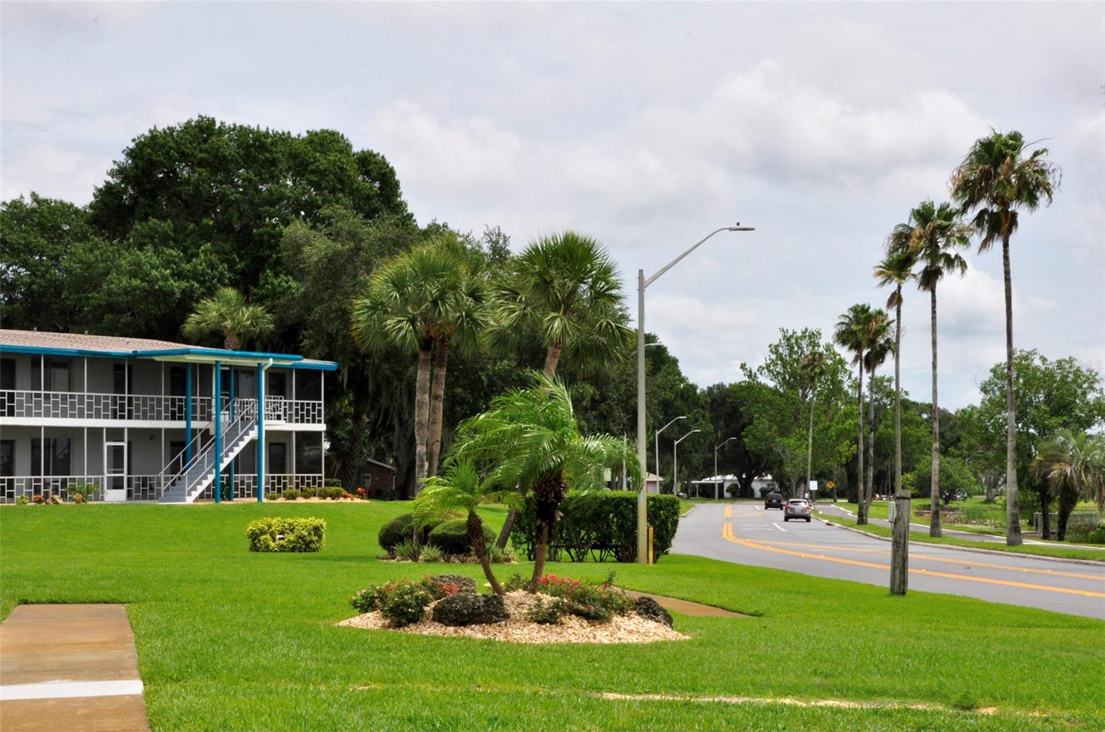 Image 24 of 37 For 1600 Lake Parker Drive A3