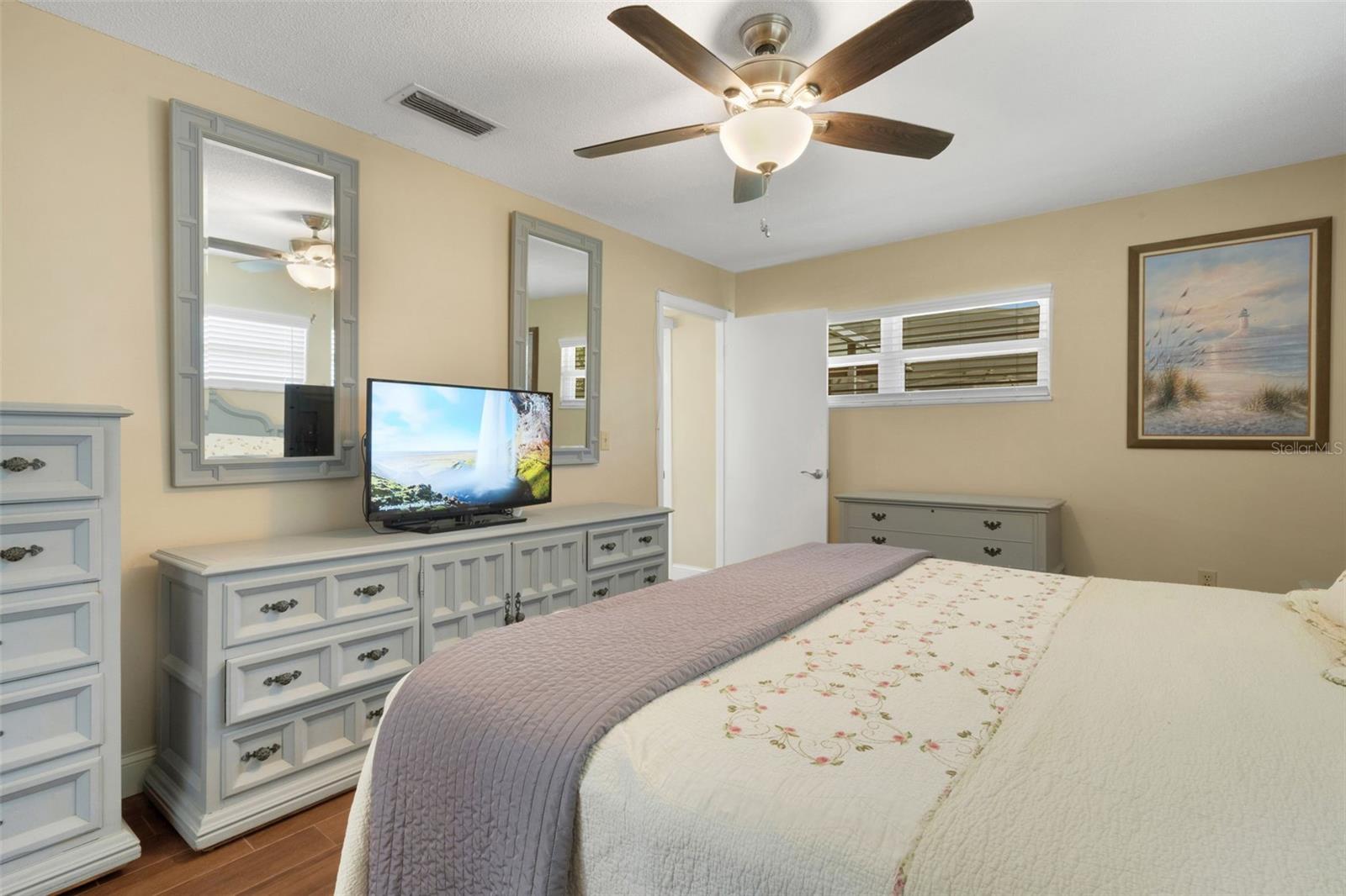 Image 15 of 35 For 1620 Rose Drive