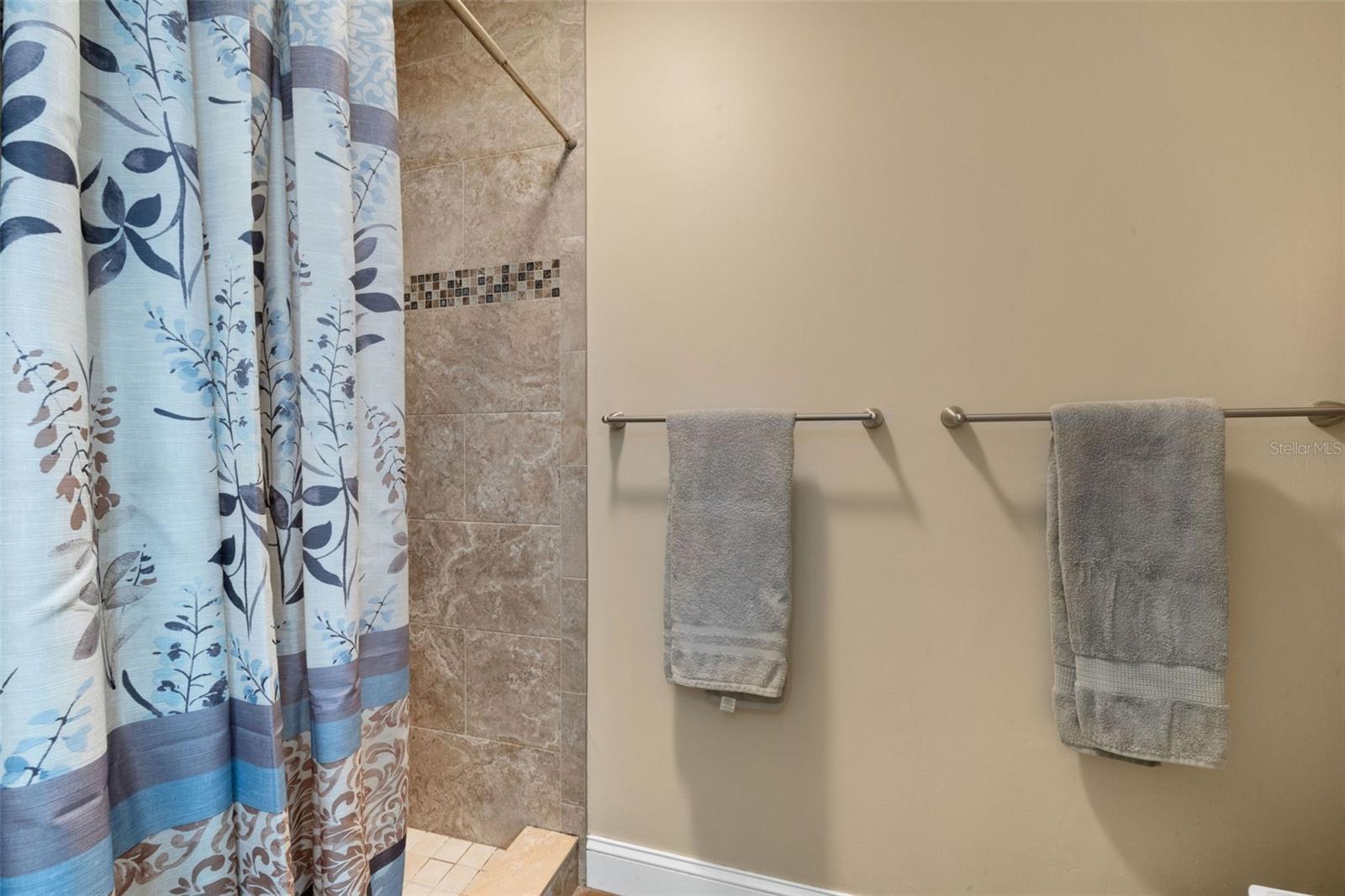 Image 17 of 35 For 1620 Rose Drive