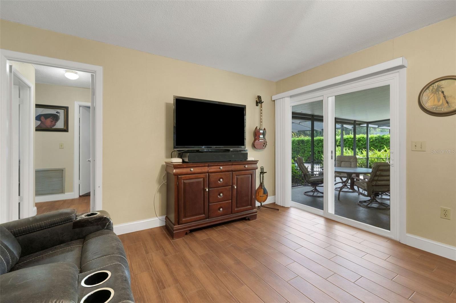 Image 8 of 35 For 1620 Rose Drive