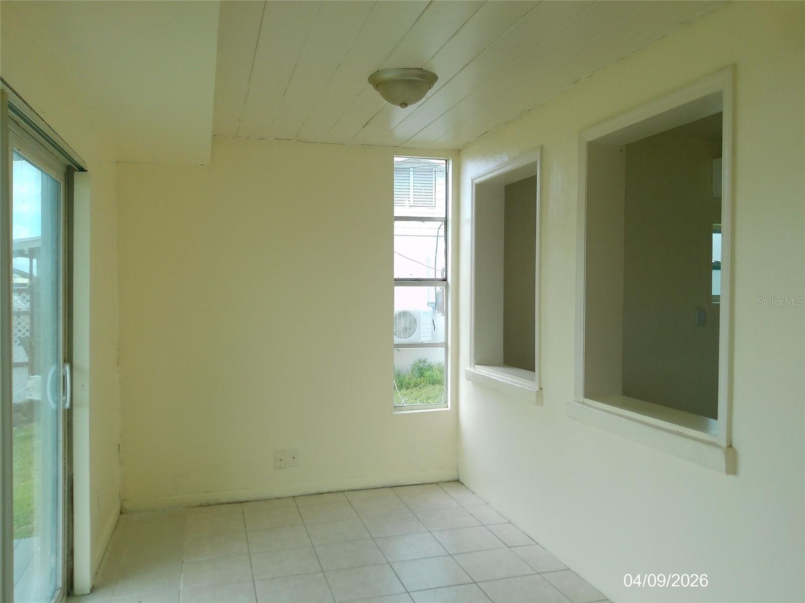 Image 11 of 18 For 1111 Cypress Gardens Boulevard Se 12