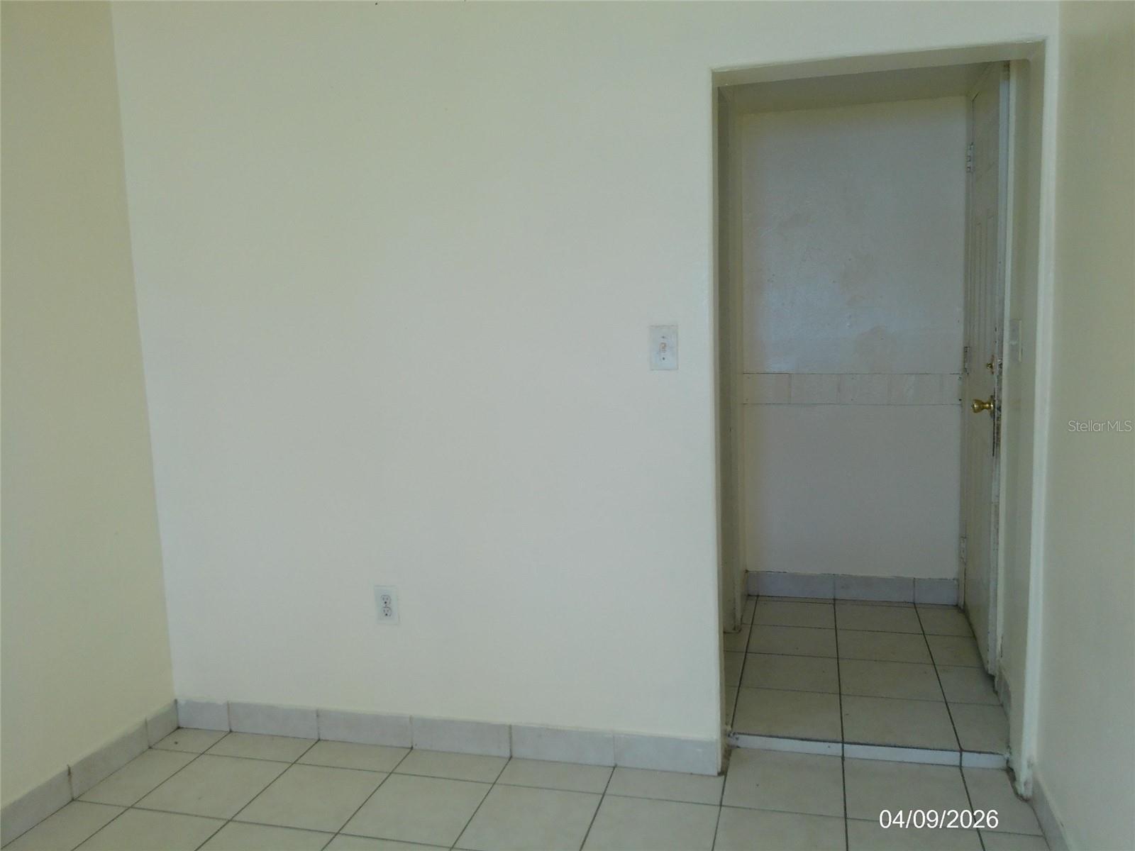 Image 3 of 18 For 1111 Cypress Gardens Boulevard Se 12