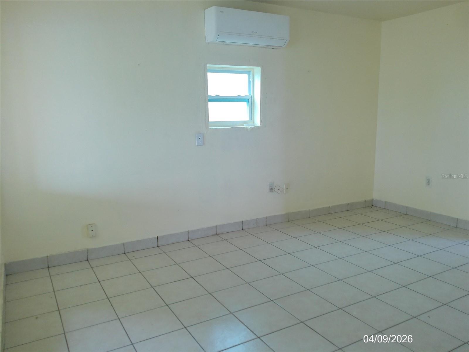 Image 9 of 18 For 1111 Cypress Gardens Boulevard Se 12