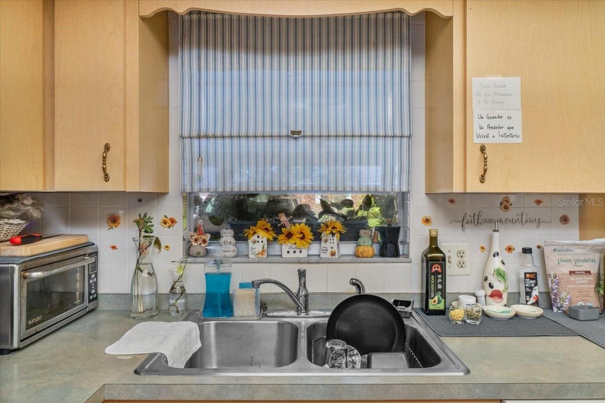 Image 14 of 36 For 570 Villa Vista Boulevard