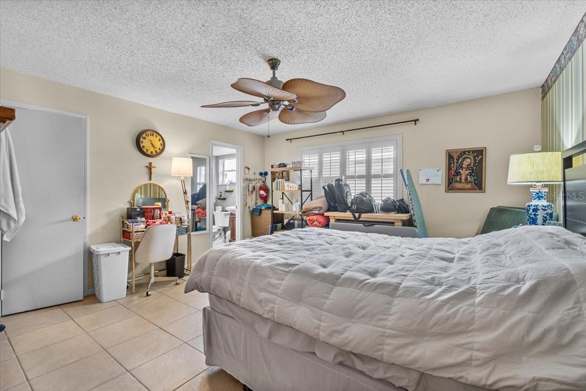 Image 16 of 36 For 570 Villa Vista Boulevard