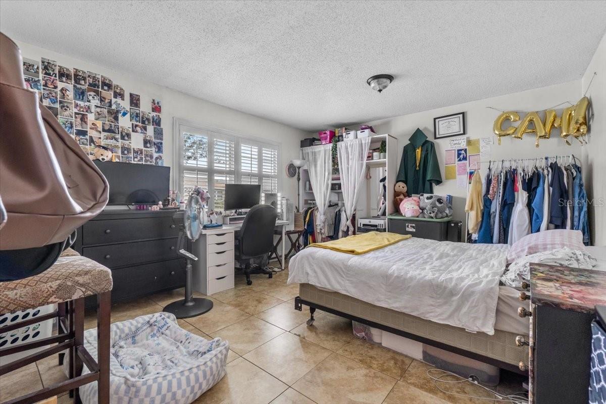 Image 20 of 36 For 570 Villa Vista Boulevard