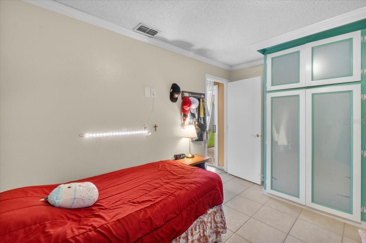 Image 23 of 36 For 570 Villa Vista Boulevard