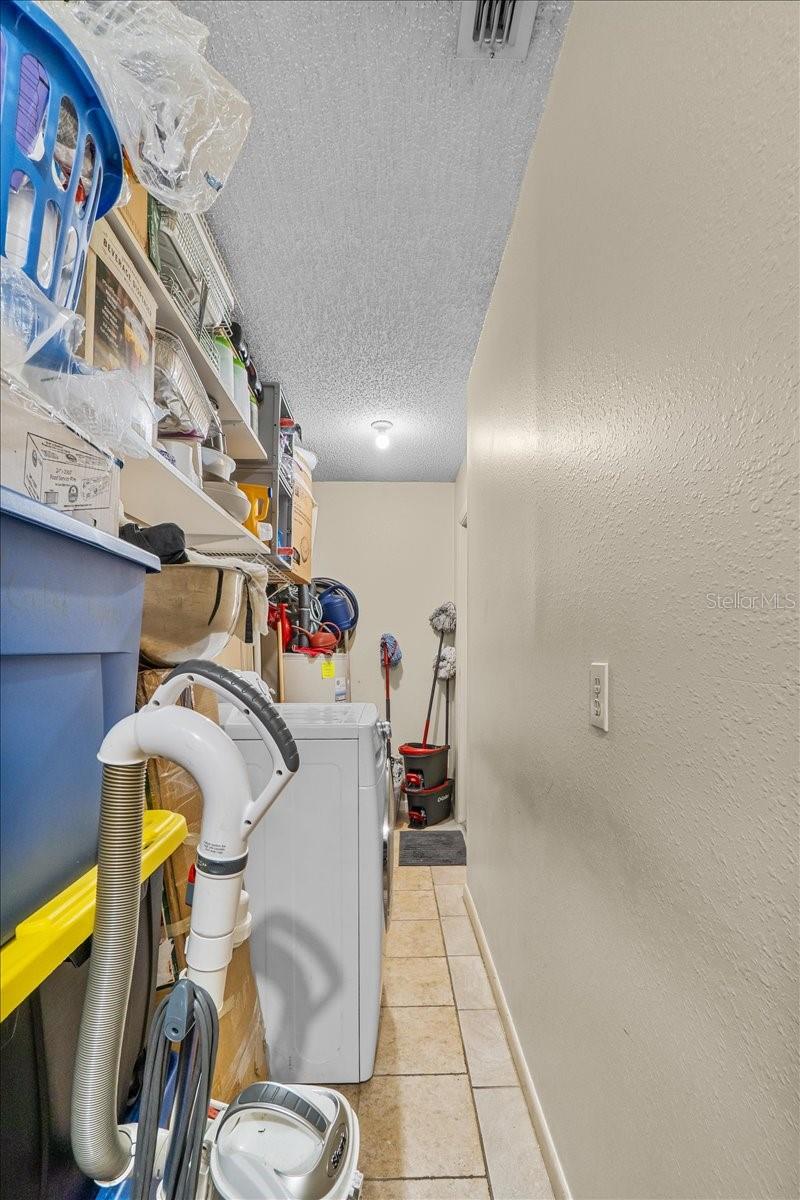 Image 27 of 36 For 570 Villa Vista Boulevard