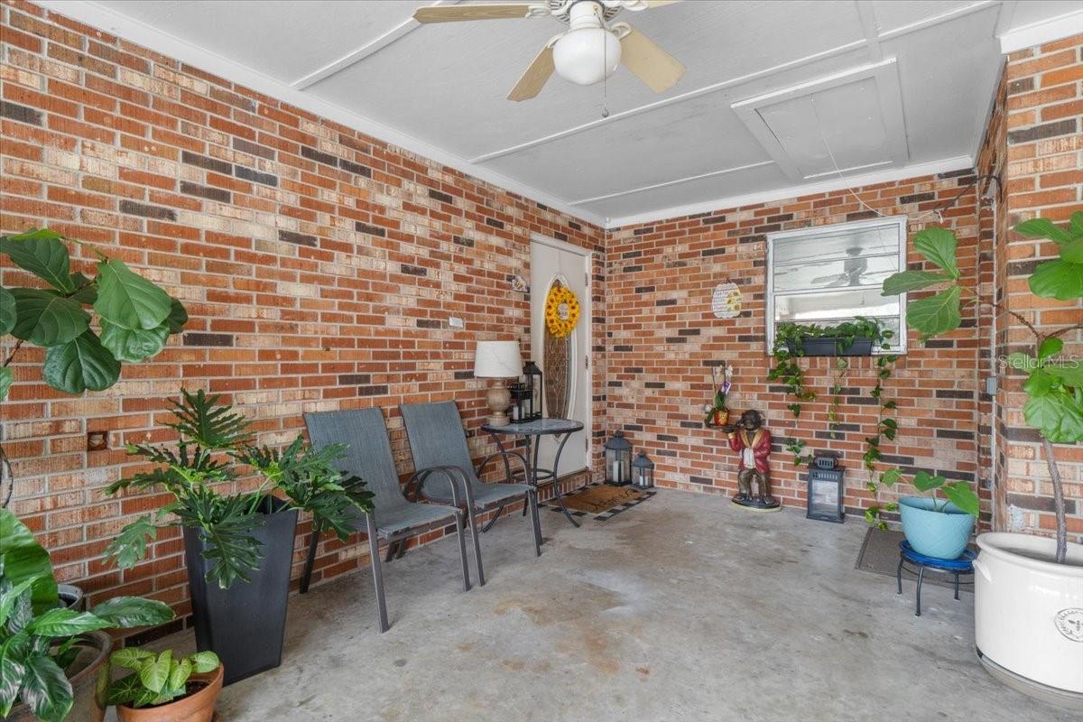 Image 28 of 36 For 570 Villa Vista Boulevard