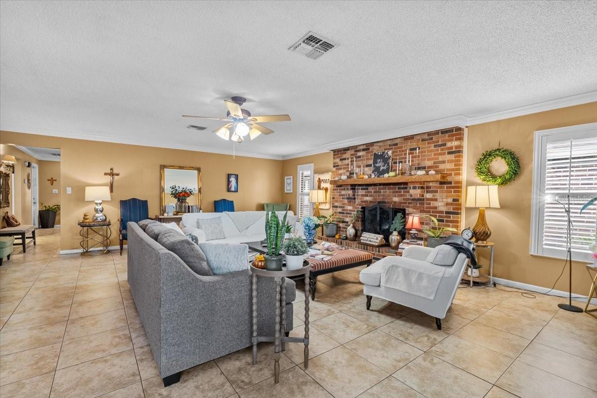 Image 6 of 36 For 570 Villa Vista Boulevard