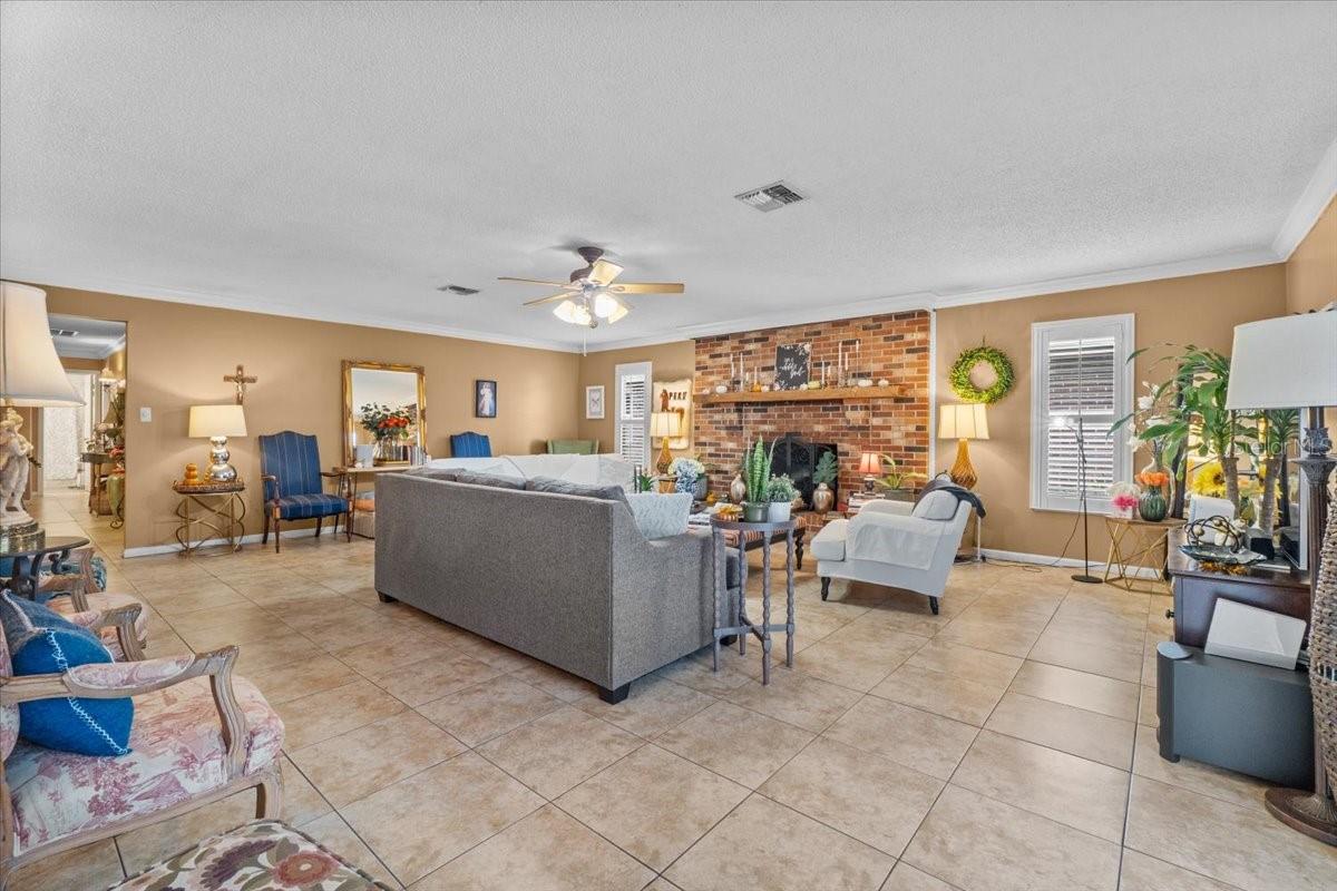 Image 7 of 36 For 570 Villa Vista Boulevard