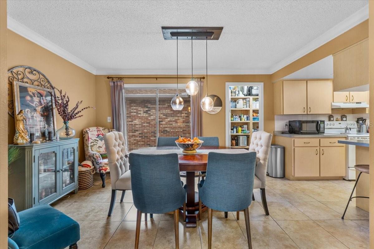 Image 9 of 36 For 570 Villa Vista Boulevard