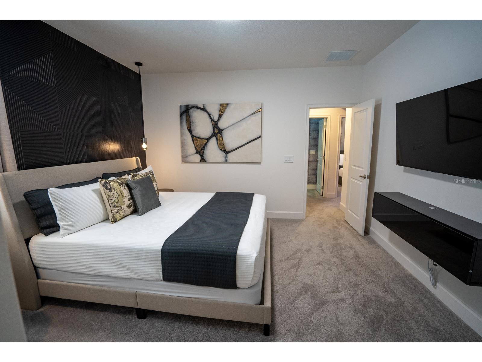 Listing photo id 41 for 1443 Butterfly Milkweed Court