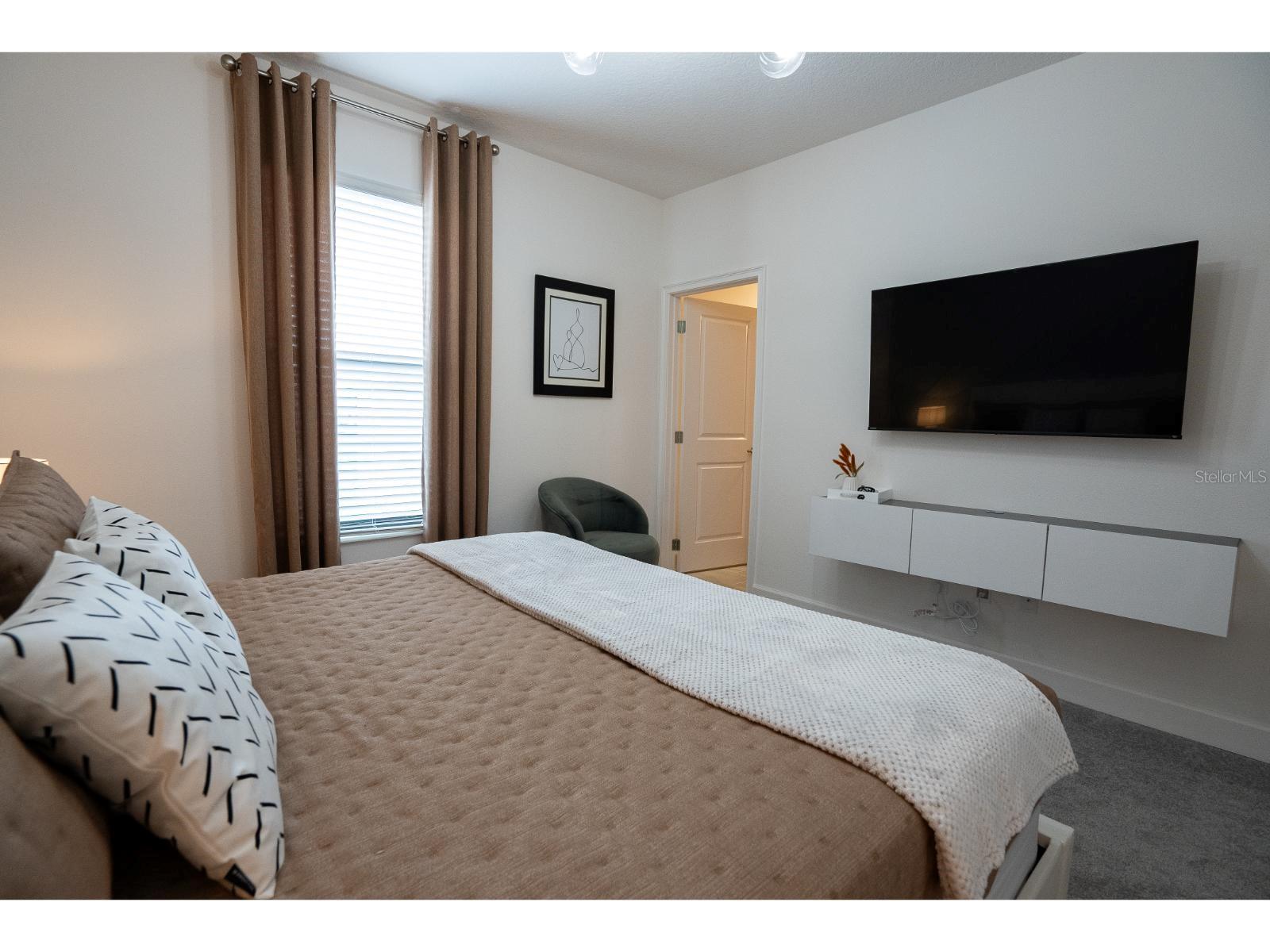 Listing photo id 61 for 1443 Butterfly Milkweed Court