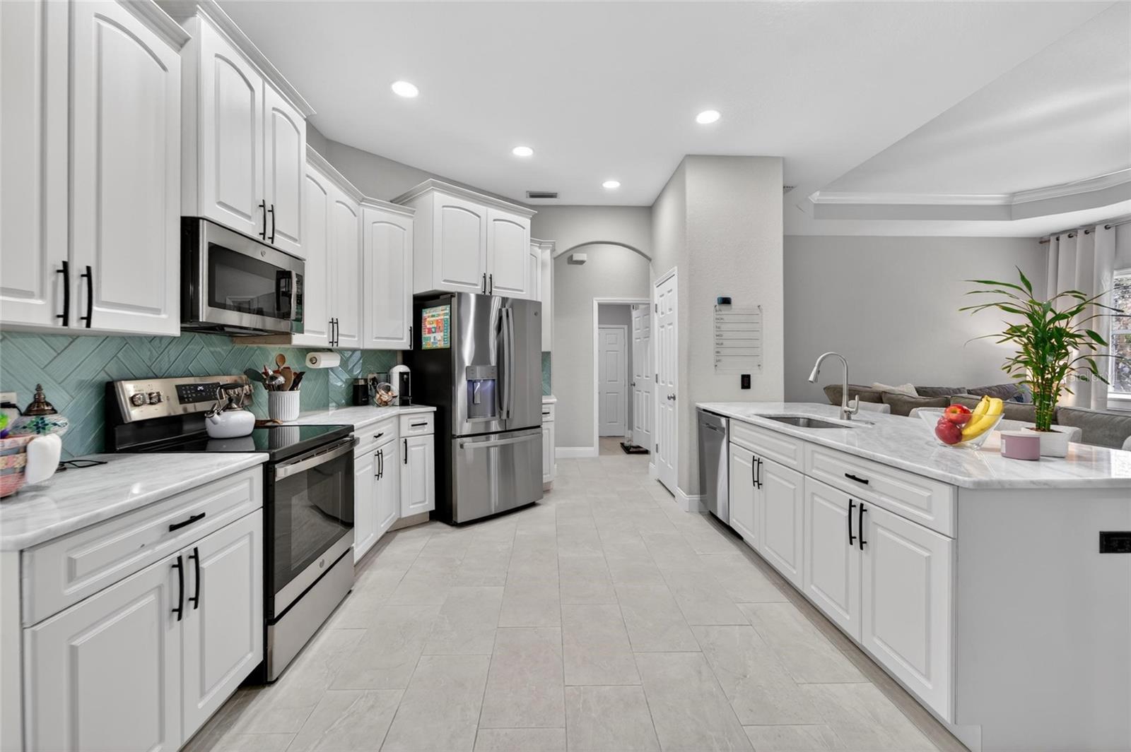 Image 18 of 74 For 2665 Hickory View Loop