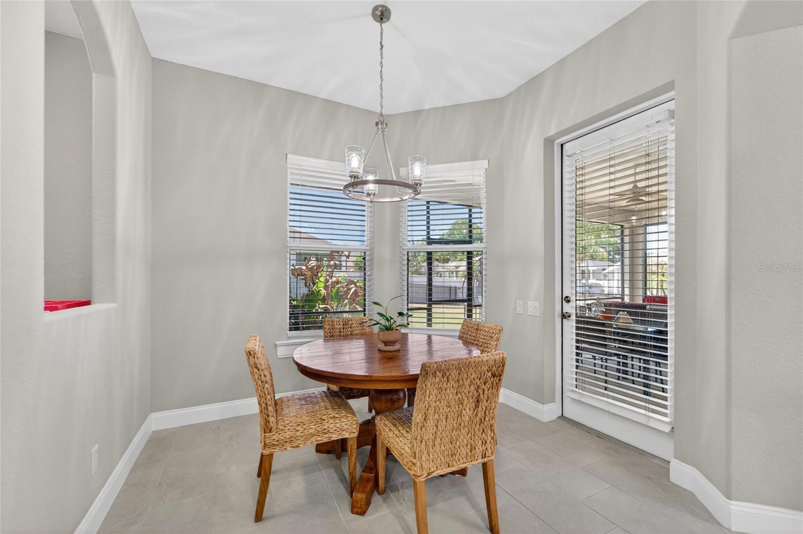 Image 21 of 74 For 2665 Hickory View Loop