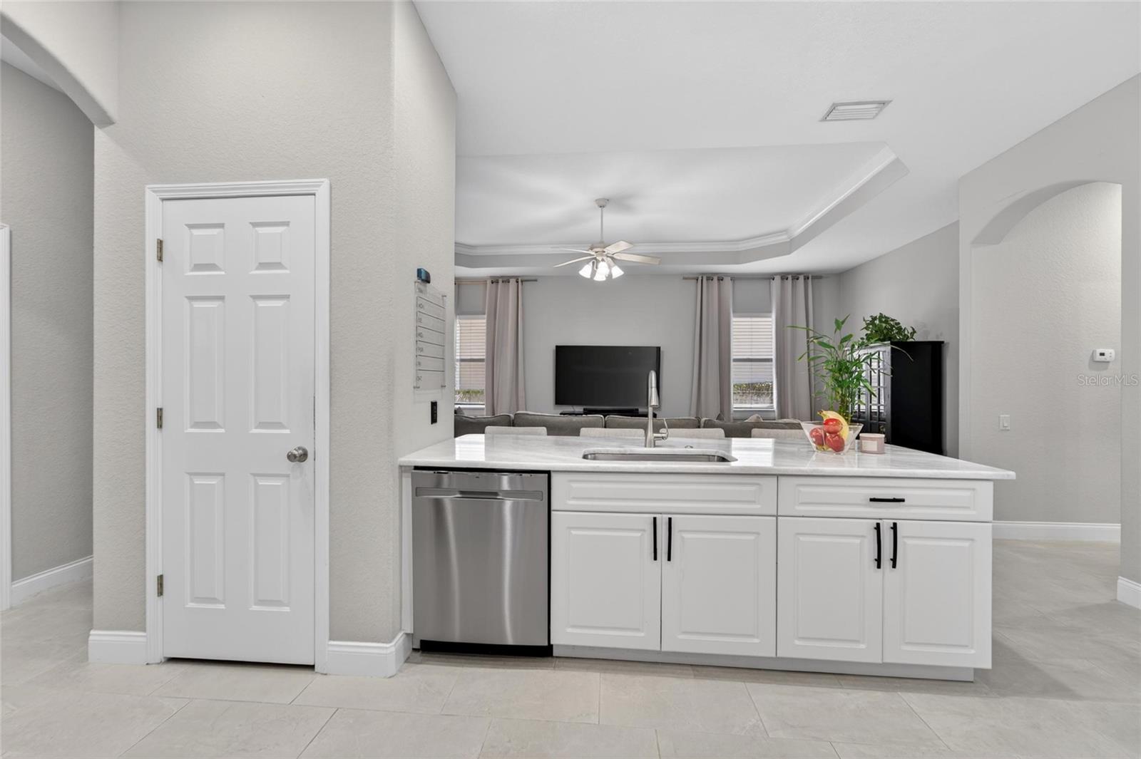 Image 25 of 74 For 2665 Hickory View Loop