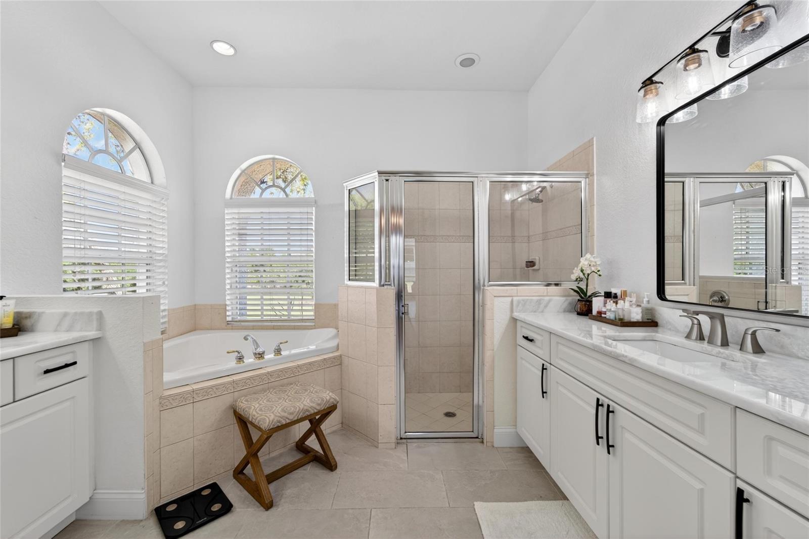 Image 37 of 74 For 2665 Hickory View Loop