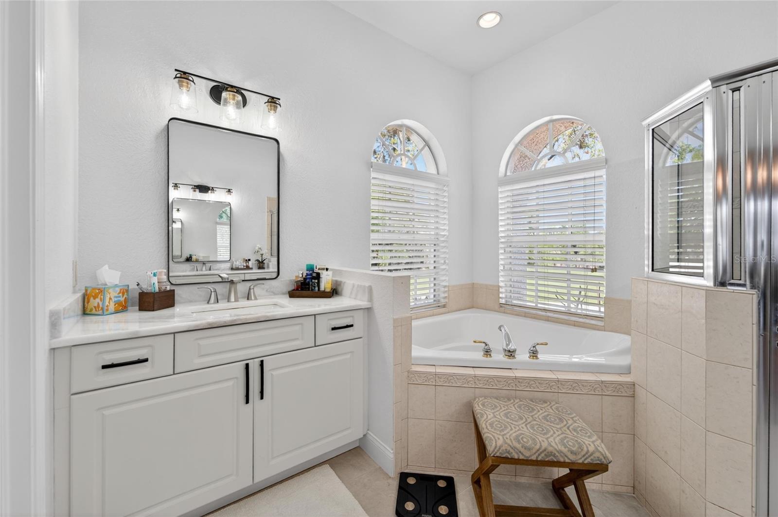 Image 38 of 74 For 2665 Hickory View Loop