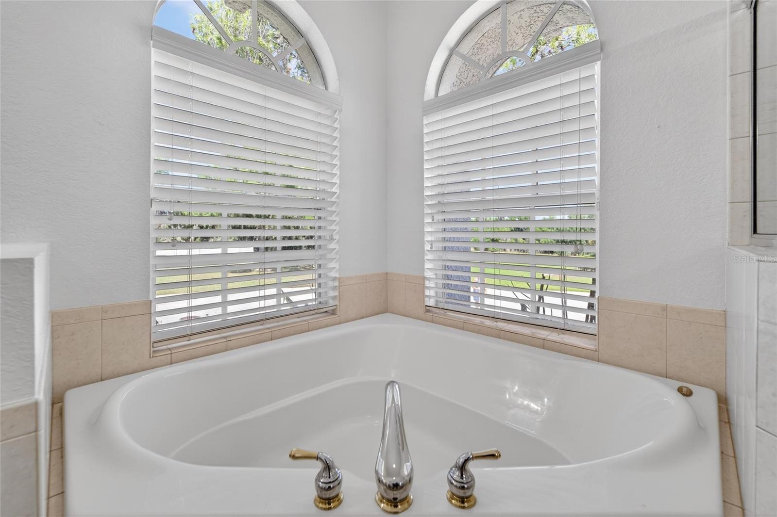 Image 40 of 74 For 2665 Hickory View Loop