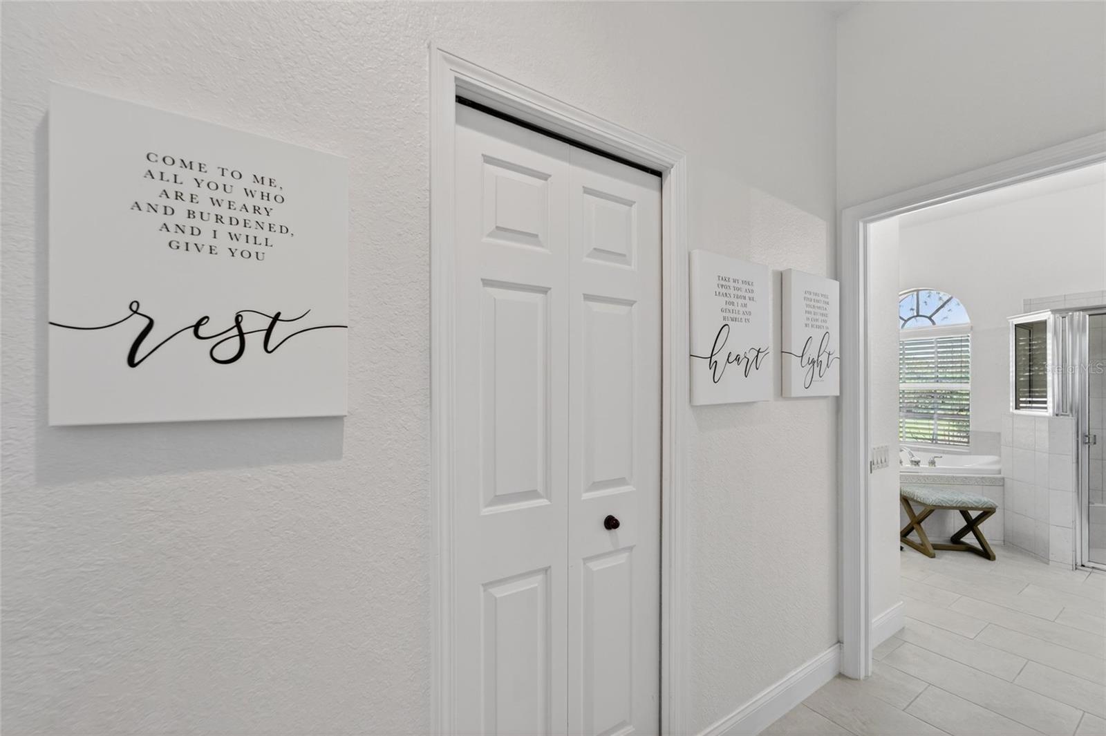 Image 41 of 74 For 2665 Hickory View Loop