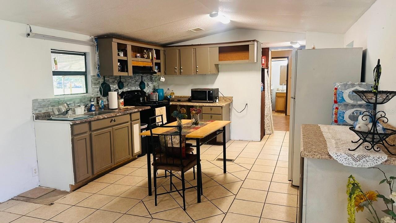 Image 2 of 18 For 816 Diamond Acres Road