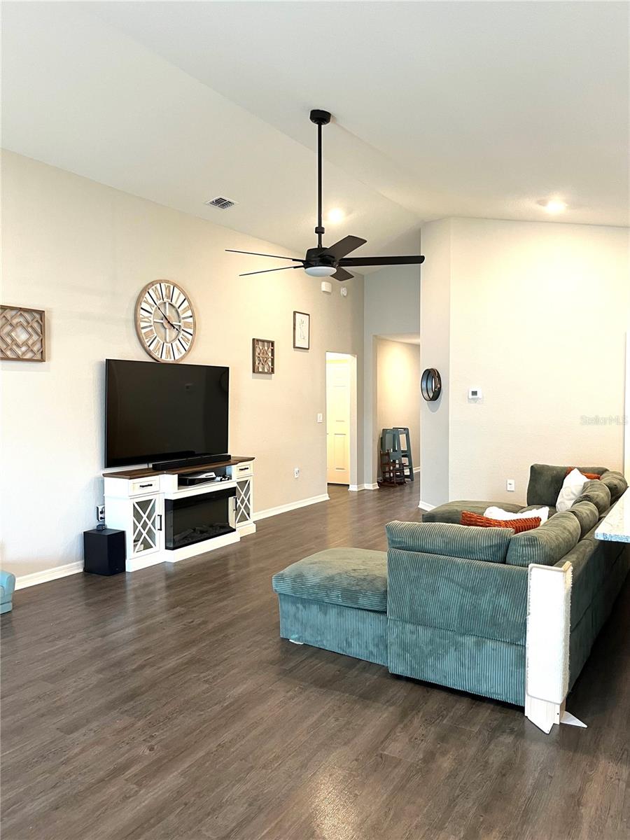 Image 8 of 32 For 1373 Mezzavalle Way