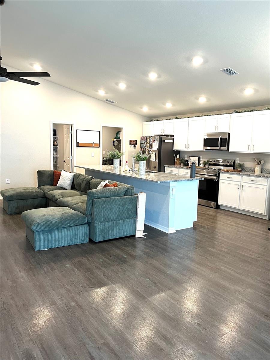 Image 9 of 32 For 1373 Mezzavalle Way