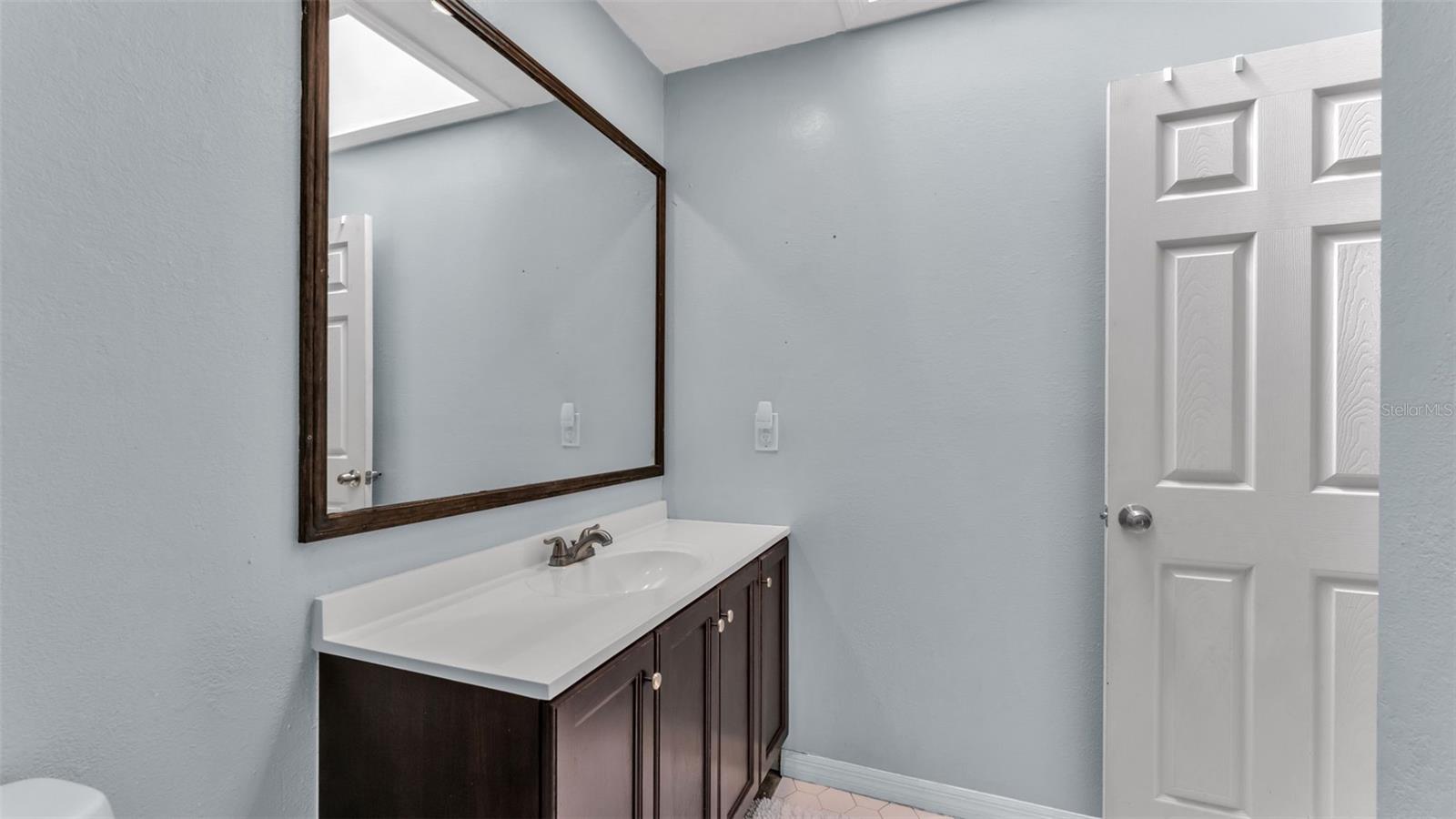 Image 21 of 50 For 4904 Foxrun  