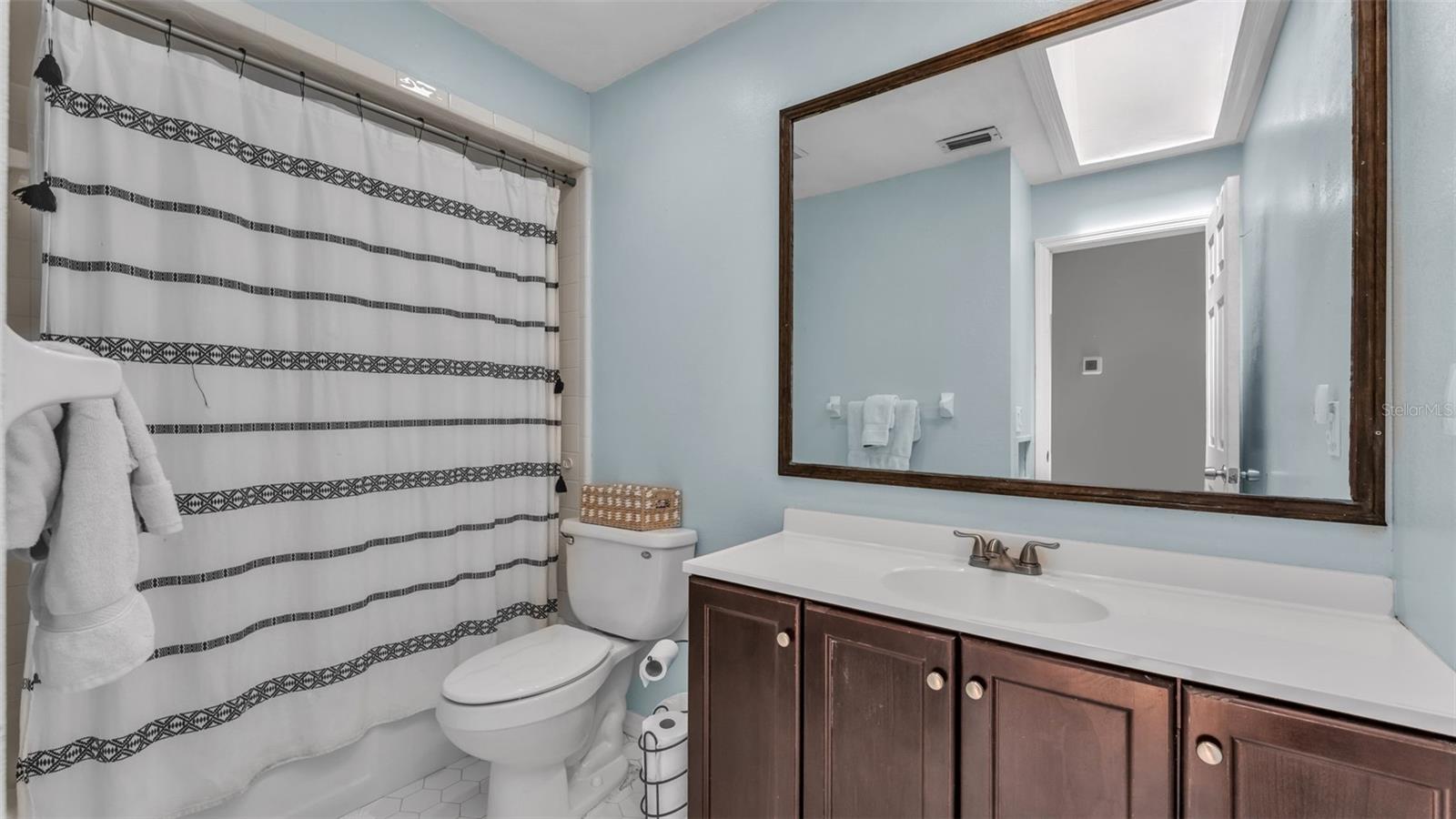 Image 22 of 50 For 4904 Foxrun  