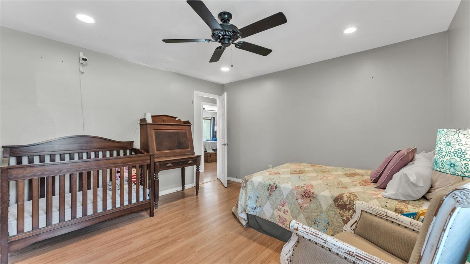 Image 23 of 50 For 4904 Foxrun  