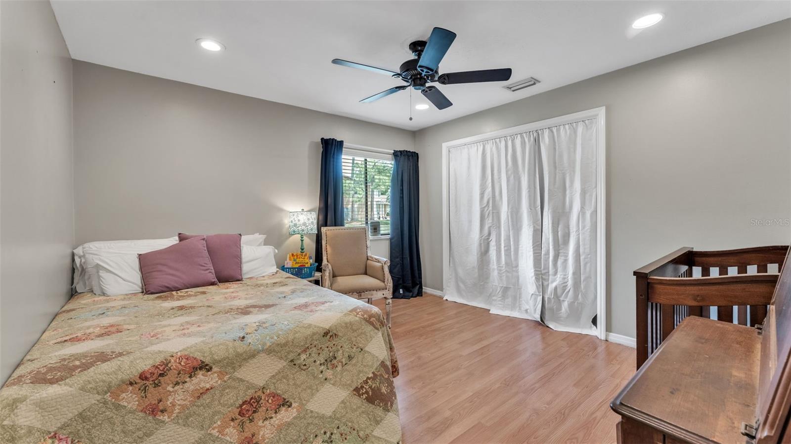 Image 24 of 50 For 4904 Foxrun  