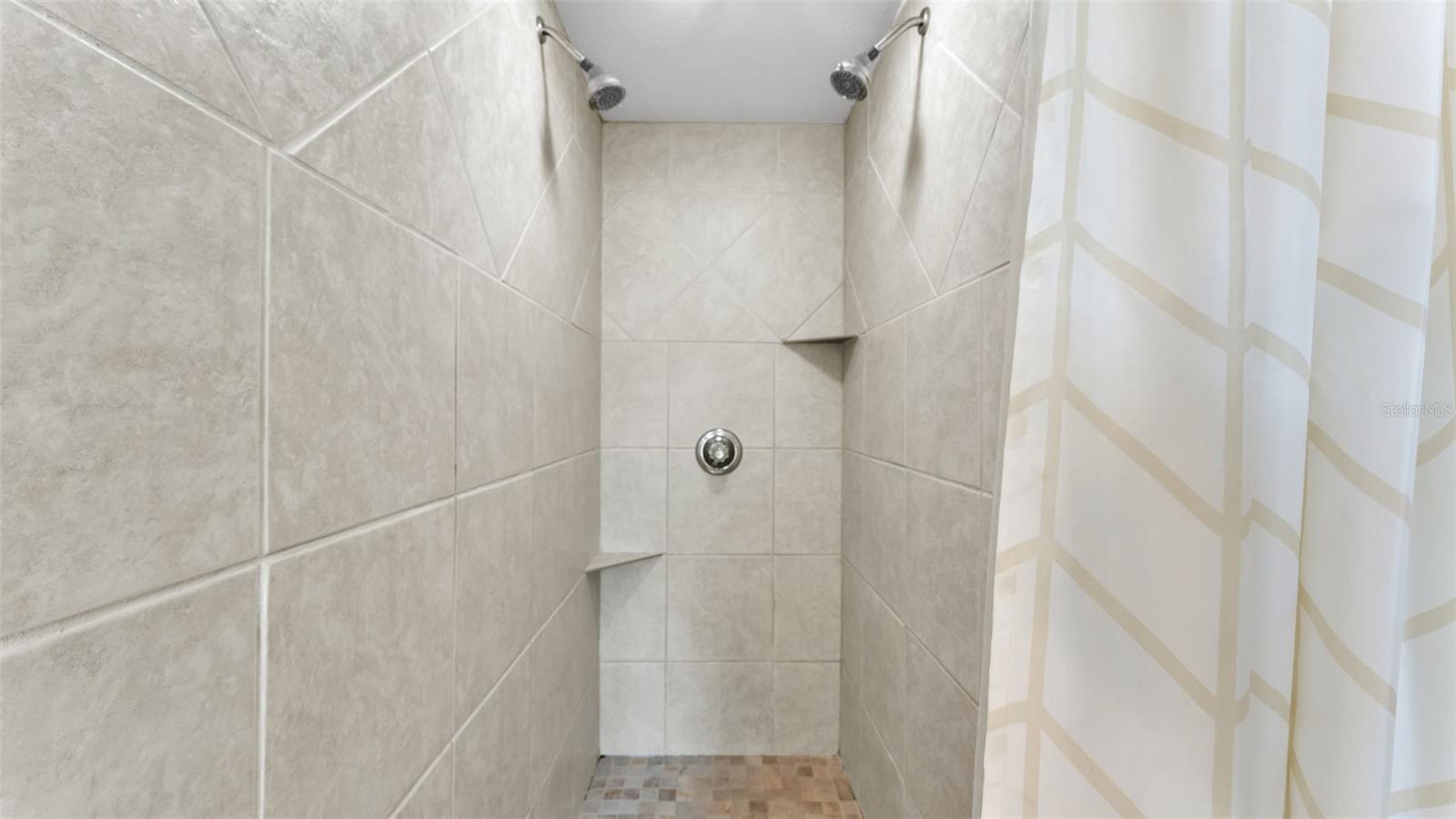 Image 27 of 50 For 4904 Foxrun  